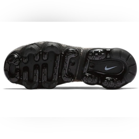 Nike VaporMax Moc 2 ‘Moon Particle’ - Picture 3 of 4